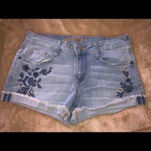 New Arizona Jeans Floral Short. Never worn